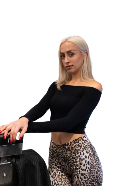 Оля